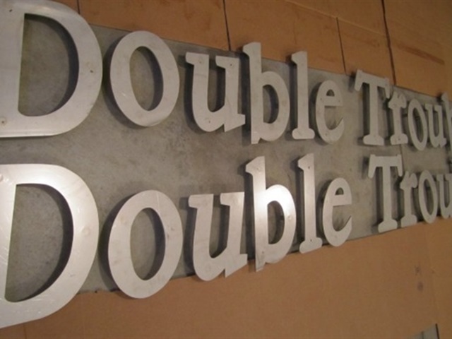 Double Trouble boat lettering
